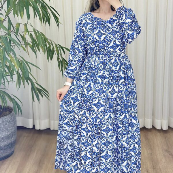 پیراهن بوگاتی چروک نمیشه ،آبرفت نداره رنگ پس نمیده،قواره بزرگ فری سایز مناسب برای سایز های ۳۸ تا ۴۸ دور سینه ۱۱۰ دور باسن ۱۵۰ قد کار ۱۳۵